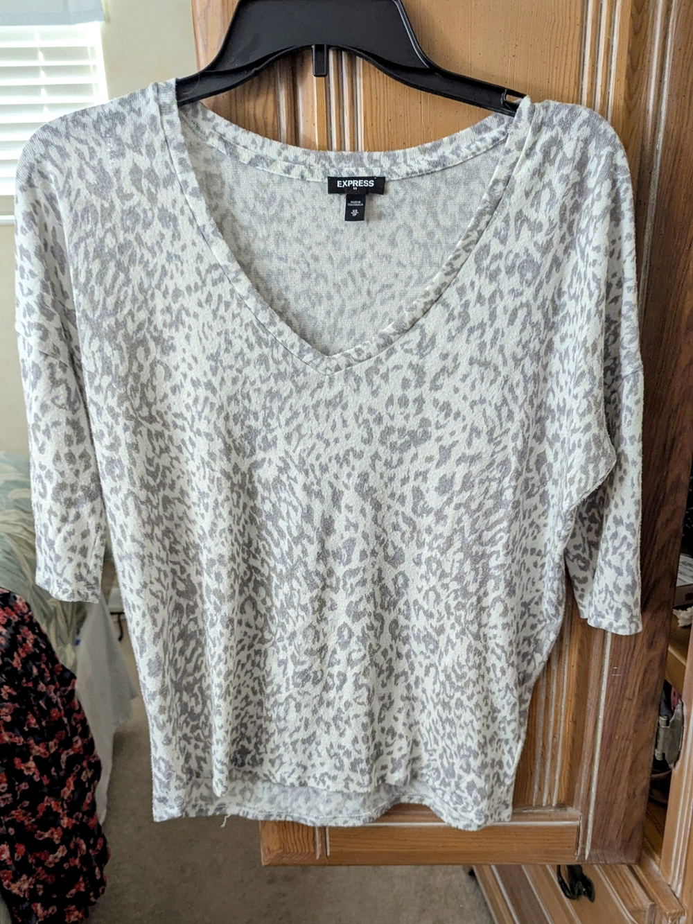 Express Taupe and Light Gray Leopard Print V-Neck Tee